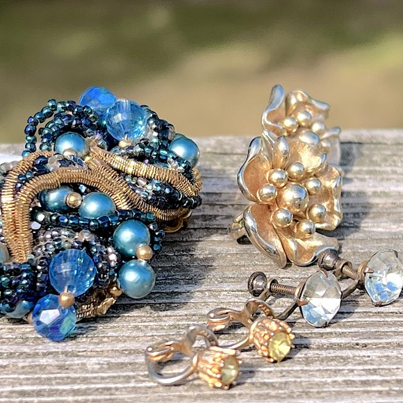 🤩 4 Vintage Trifari Clip On Screw Back Rhinestone Earring Bundle Lot - Picture 3 of 4